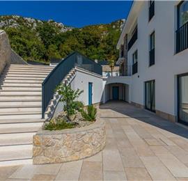 5 bedroom villa with pool near Crikvenica, sleeps 10